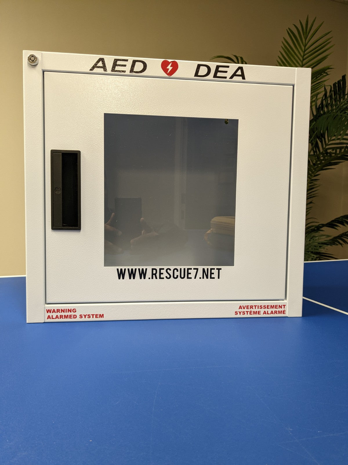 R7 Bilingual Square-Top Alarmed AED Cabinet